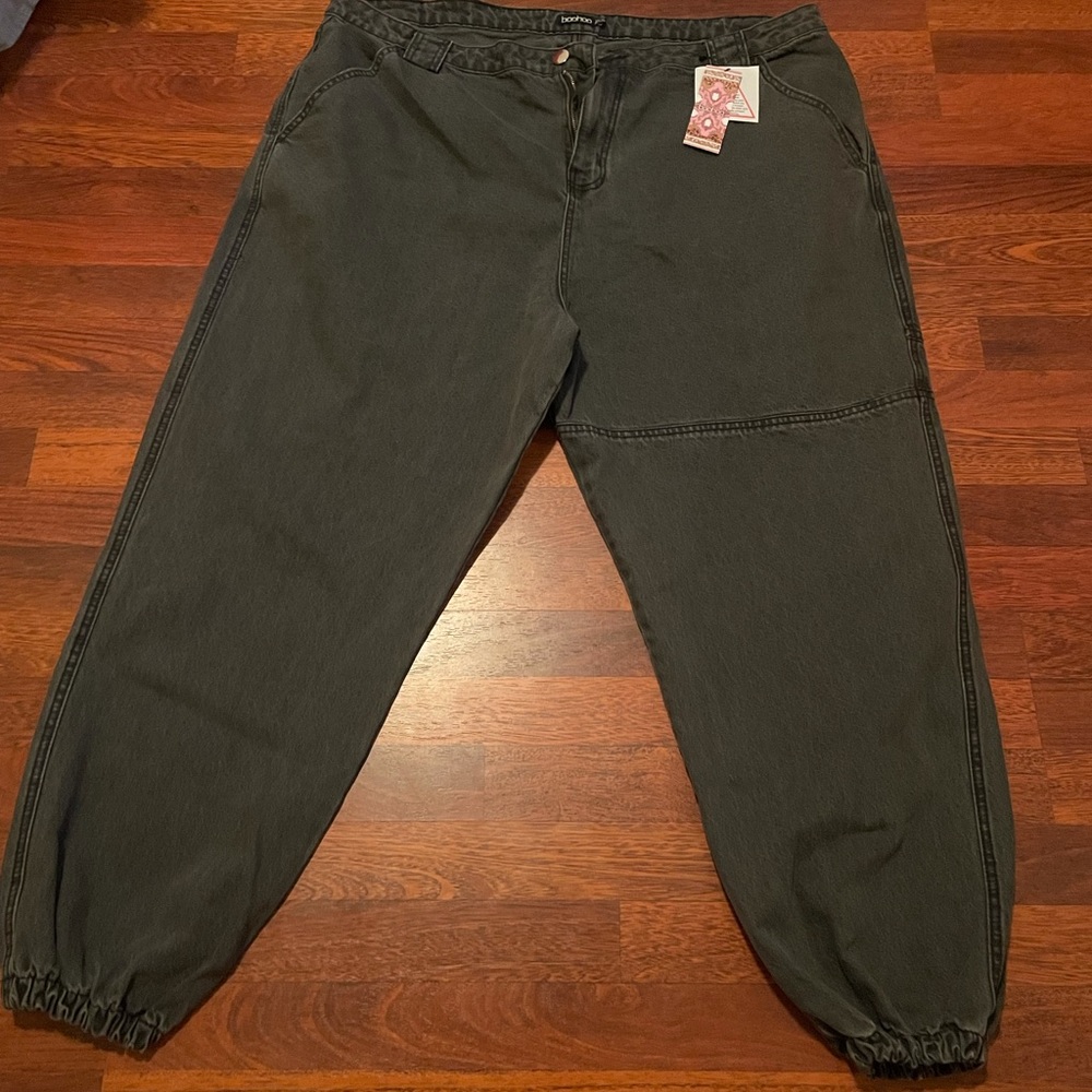 women’s puffer pants.